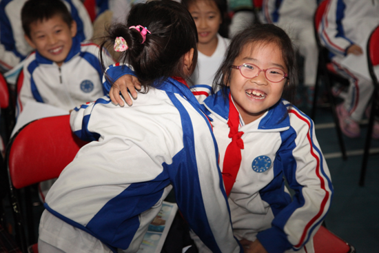 学生“感受练习”——拥抱我的朋友