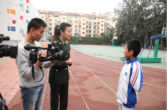 采访同学,说一说这节课的感受。